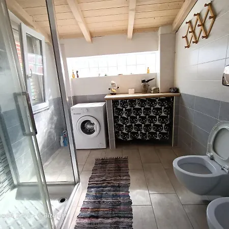 Semesterbostad Bizerobi-house Capitana